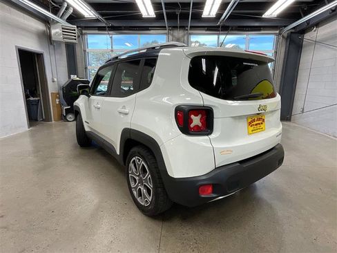 Used 2016 Jeep Renegade Limited FWD image 3