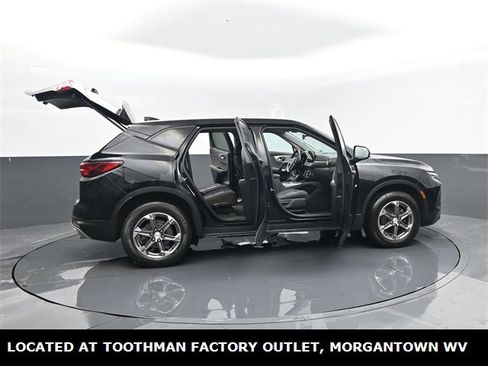 Used 2023 Chevrolet Blazer LT image 28