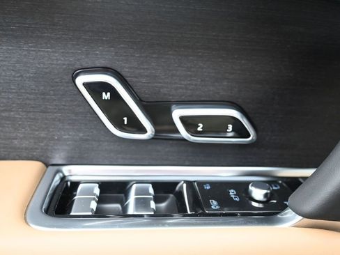 New 2026 Land Rover Range Rover Long Wheelbase SE image 26