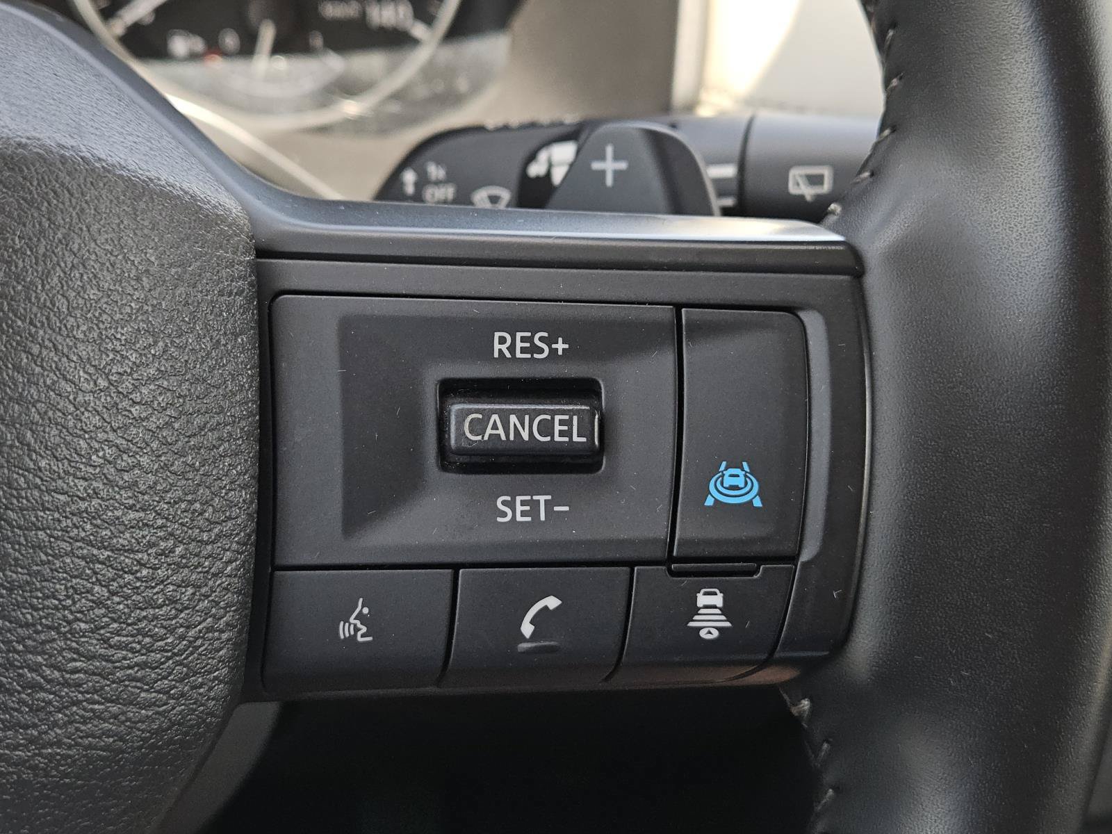 Used 2025 Nissan Rogue SV AWD/4WD image 20