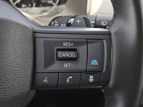 Used 2025 Nissan Rogue SV AWD/4WD image 20