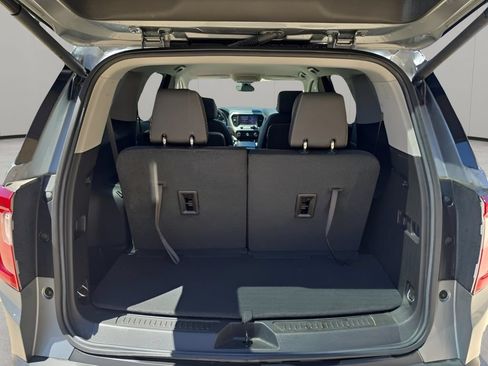 Used 2023 GMC Acadia SLT w/ Preferred Package AWD/4WD image 32