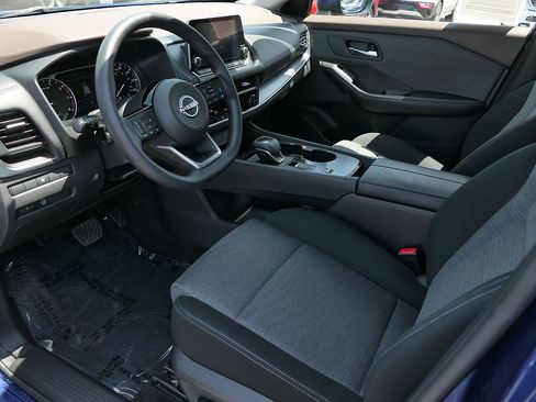 Used 2023 Nissan Rogue SV FWD image 11