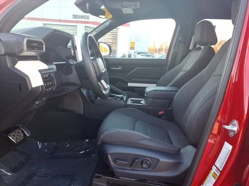 Used 2024 Toyota Tacoma TRD Sport image 5