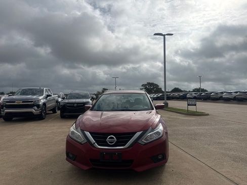 Used 2016 Nissan Altima 2.5 SV FWD image 5