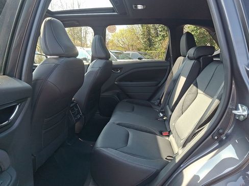 Used 2025 Subaru Forester Touring image 10