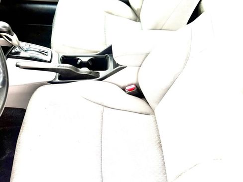 Used 2014 Honda Civic LX image 17