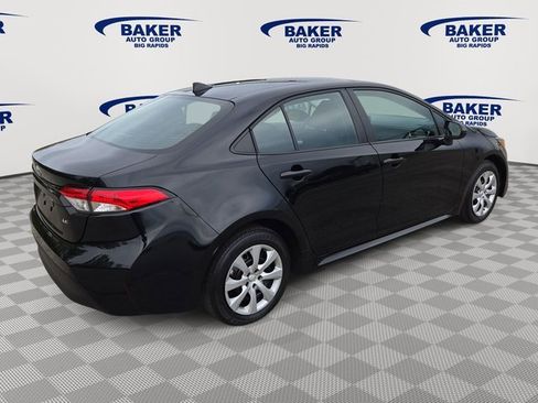 Used 2024 Toyota Corolla LE image 4