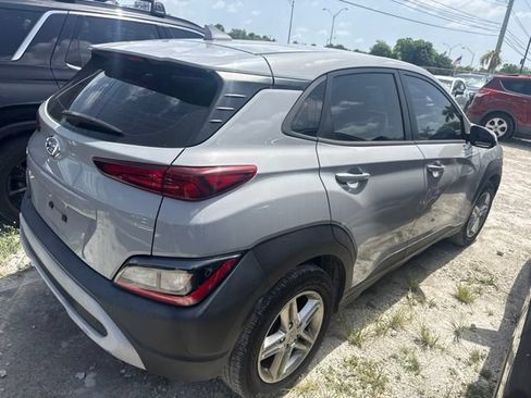 Used 2023 Hyundai Kona SE w/ Cargo Package FWD image 5