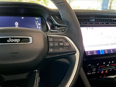 Used 2024 Jeep Grand Cherokee Trailhawk image 24