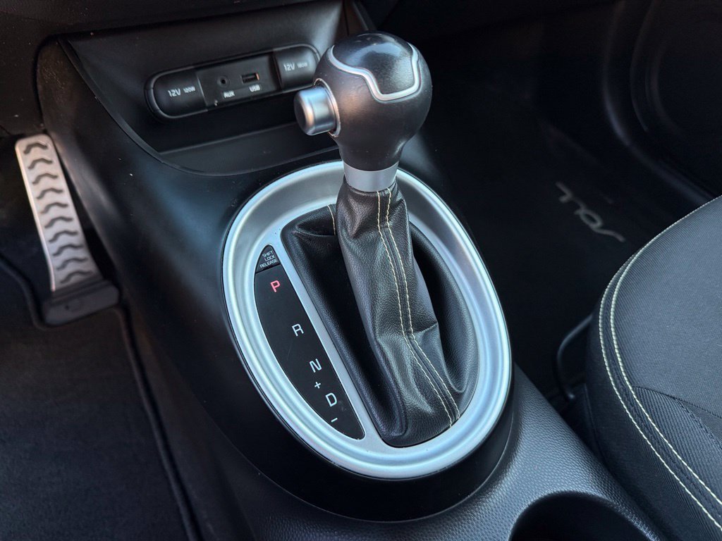 Used 2014 Kia Soul + FWD image 30