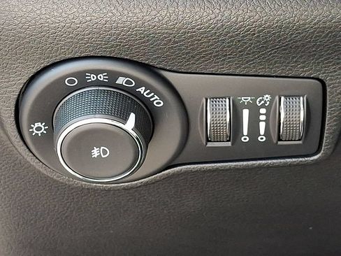 Used 2022 Jeep Compass Trailhawk AWD/4WD image 27
