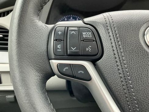 Used 2018 Toyota Sienna L image 13