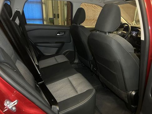 Used 2025 Nissan Rogue SV AWD/4WD image 18