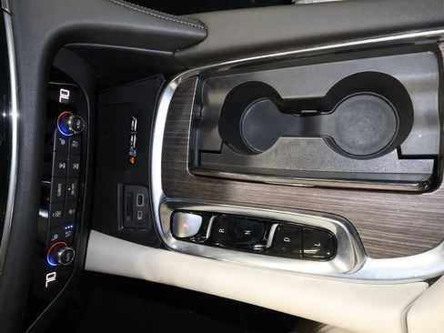 Certified 2024 Buick Enclave Avenir w/ Avenir Technology Package image 15