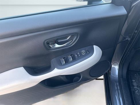 Used 2025 Honda HR-V EX-L image 17