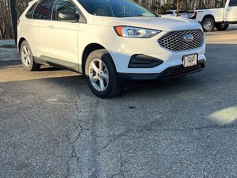 Used 2023 Ford Edge SE image 1