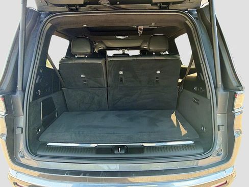 Used 2022 Jeep Grand Wagoneer Series III w/ Flexible Seating Group AWD/4WD image 12