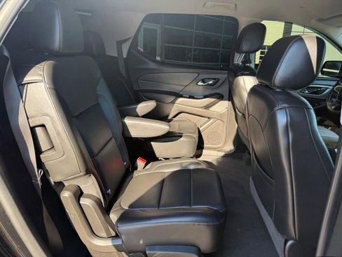 Used 2019 Chevrolet Traverse LT image 12