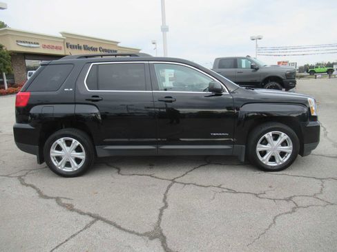 Used 2017 GMC Terrain SLE w/ Technology Package image 8