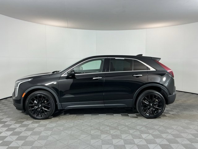 Used 2022 Cadillac XT4 Luxury w/ LPO, ONYX Package AWD/4WD image 8
