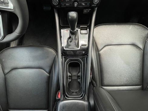 Used 2025 Jeep Compass Limited AWD/4WD image 21