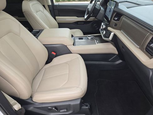 Used 2024 Ford Expedition Max Limited RWD image 19