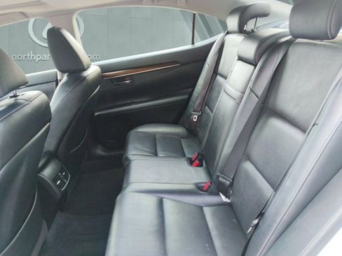 Used 2015 Lexus ES 350 w/ Luxury Package FWD image 11