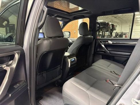 Used 2023 Lexus GX 460 Premium w/ Premium Package AWD/4WD image 29
