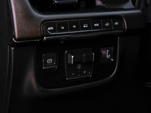 Used 2024 Cadillac Escalade Premium Luxury w/ Performance Package AWD/4WD image 37