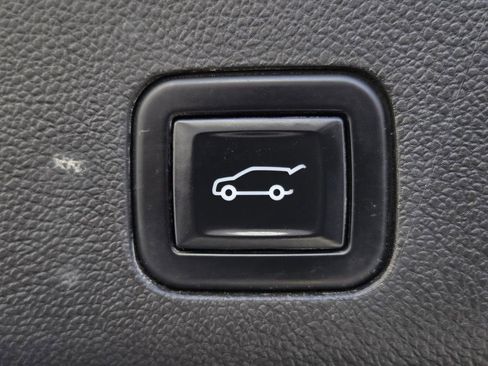 Used 2023 Chevrolet Tahoe RST image 11