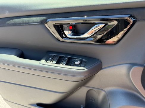 Used 2025 Subaru Forester Limited image 31