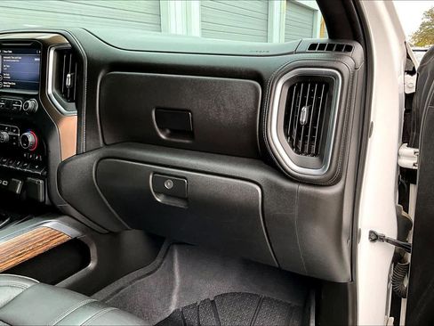 Used 2019 Chevrolet Silverado 1500 High Country w/ Technology Package image 18