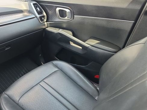 Used 2021 Kia Sorento S image 27