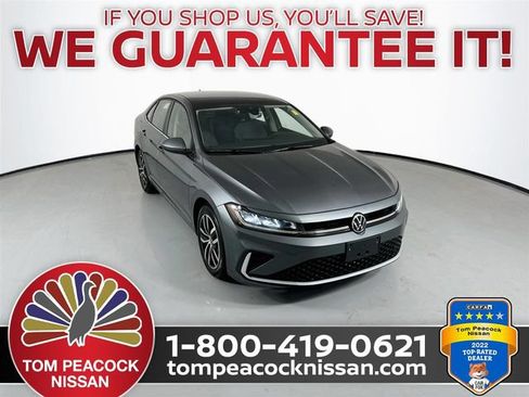Used 2025 Volkswagen Jetta SE FWD image 1