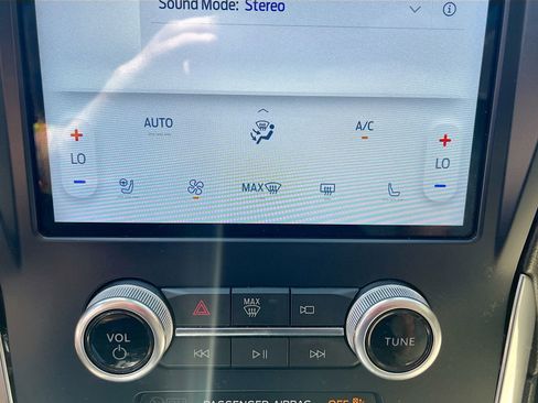 Used 2022 Ford Edge Titanium image 20