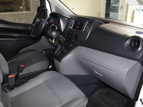 Used 2021 Nissan NV200 S FWD image 18