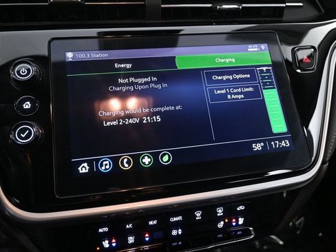 Used 2022 Chevrolet Bolt EUV LT w/ Convenience Package image 13