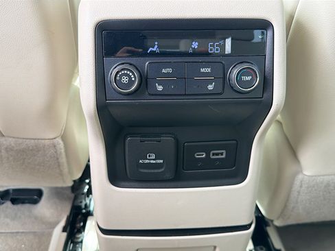 Used 2021 GMC Acadia Denali w/ Denali Technology Package FWD image 20