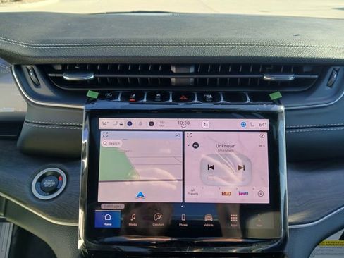 New 2025 Jeep Grand Cherokee Limited w/ Luxury Tech Group II AWD/4WD image 30