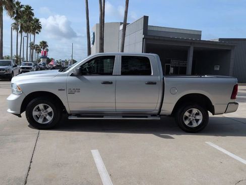 Used 2019 RAM 1500 Express AWD/4WD image 7