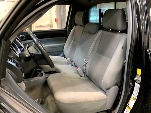 Used 2010 Toyota Tacoma 4x4 Regular Cab image 7