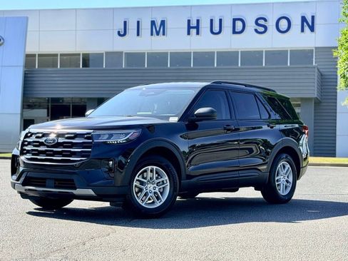 New 2026 Ford Explorer Active RWD image 2
