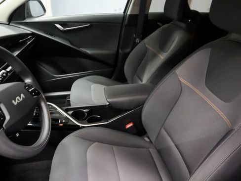 Used 2023 Kia Niro LX FWD image 26