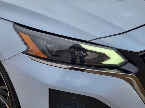 Used 2023 Nissan Altima 2.5 SR w/ SR Premium Package image 9