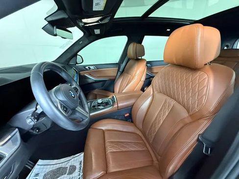 Used 2025 BMW X7 xDrive40i w/ M Sport Package AWD/4WD image 6