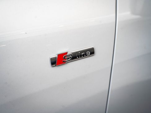 New 2025 Audi Q5 Premium Plus image 17