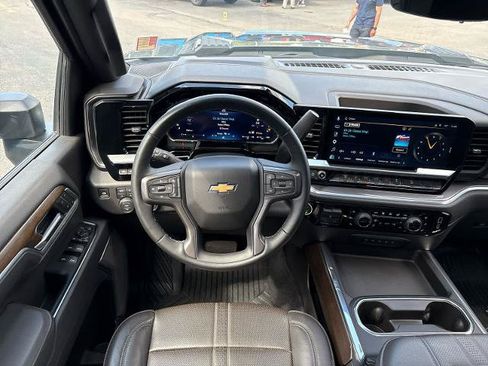 Used 2026 Chevrolet Silverado 2500 High Country w/ High Country Premium Package AWD/4WD image 24