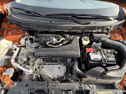 Certified 2019 Nissan Rogue SV image 9