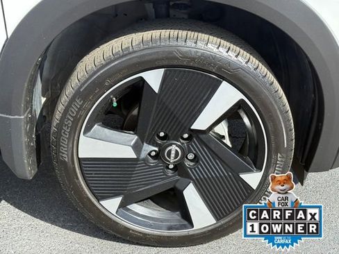 Certified 2025 Nissan Kicks SR w/ Illumination Package image 26